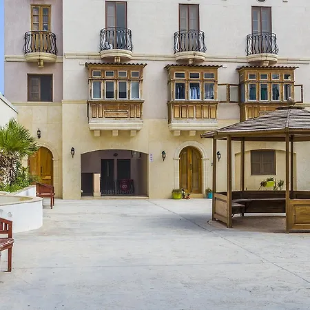 The Marble Arch - St. Julians * San Julián